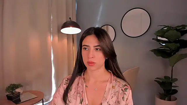 LiaPearce online show from December 20, 2024, 12:27 pm