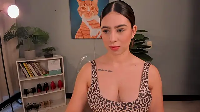 LiaPearce online show from April 30, 2026, 1:17 pm