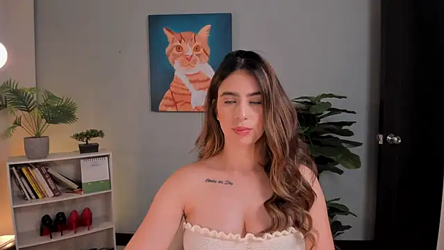 LiaPearce online show from May 21, 2026, 2:02 pm