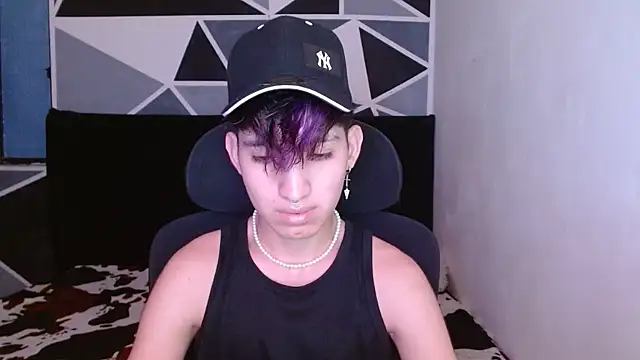 littlextreme online show from December 16, 2024, 4:02 am