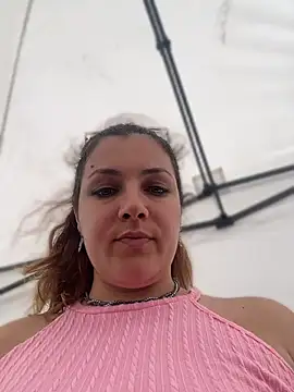 DaisyVibesss online show from July 18, 2026, 3:49 pm