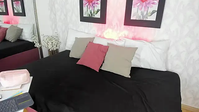 Snapshot of EmilySumer chatting on November 27, 2025, 9:06 pm EmilySumer online show from November 27, 2025, 9:06 pm