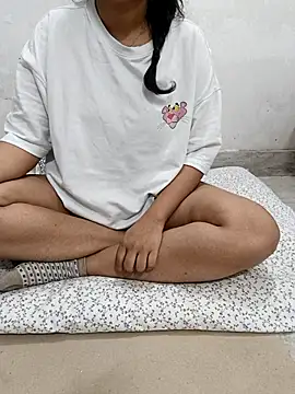 Rubyrosemumbai online show from October 15, 2025, 5:07 am