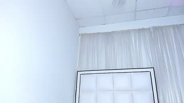 Kirara 22 online show from May 27, 2026, 1:57 am