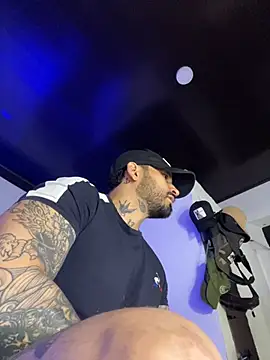 Snapshot of CamiloGray_ chatting on January 29, 2025, 1:07 pm CamiloGray online show from January 29, 2025, 1:07 pm