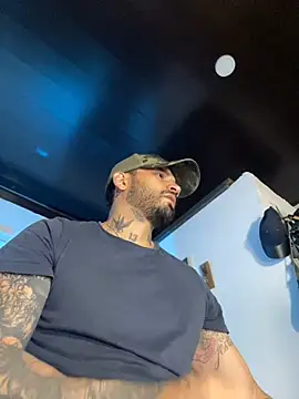 Snapshot of CamiloGray_ chatting on January 31, 2025, 2:07 pm CamiloGray online show from January 31, 2025, 2:07 pm