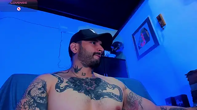 Snapshot of CamiloGray_ chatting on February 2, 2025, 1:08 pm CamiloGray online show from February 2, 2025, 1:08 pm