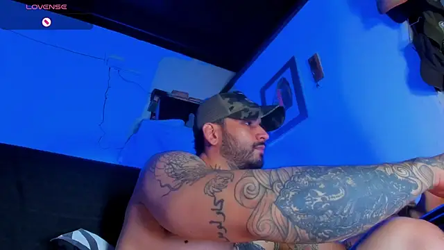 Snapshot of CamiloGray_ chatting on February 27, 2025, 2:43 pm CamiloGray online show from February 27, 2025, 2:43 pm