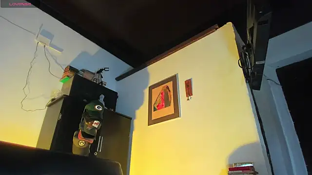 Snapshot of CamiloGray_ chatting on September 23, 2025, 1:58 pm CamiloGray online show from September 23, 2025, 1:58 pm