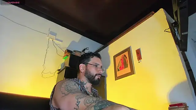 Snapshot of CamiloGray_ chatting on September 30, 2025, 2:22 pm CamiloGray online show from September 30, 2025, 2:22 pm