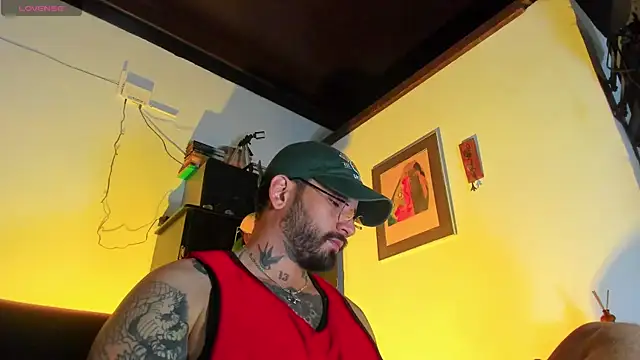 Snapshot of CamiloGray_ chatting on November 8, 2025, 10:26 am CamiloGray online show from November 8, 2025, 10:26 am