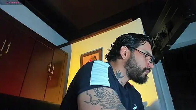 Snapshot of CamiloGray_ chatting on February 26, 2026, 1:54 pm CamiloGray online show from February 26, 2026, 1:54 pm