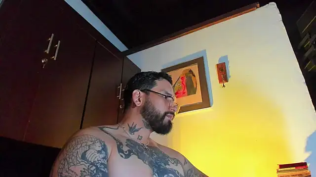 CamiloGray  online show from May 27, 2026, 2:14 pm