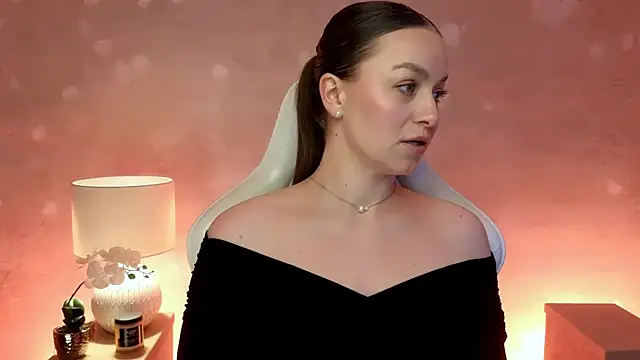 Snapshot of MilaFleur chatting on February 15, 2026, 2:58 pm MilaFleur online show from February 15, 2026, 2:58 pm