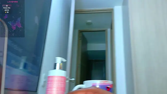 hornyhousekeeper  online show from March 25, 2026, 12:44 pm