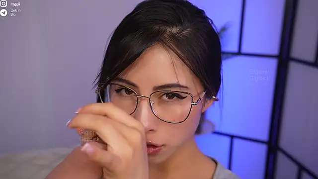 Gigi ohlala online show from November 15, 2025, 12:52 am