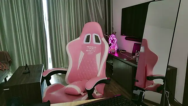 AsianQueens online show from December 5, 2025, 12:19 am