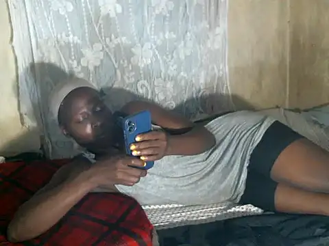 cute-shamza online show from February 13, 2026, 4:58 pm