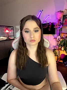 sweetest pie online show from December 13, 2025, 7:53 pm