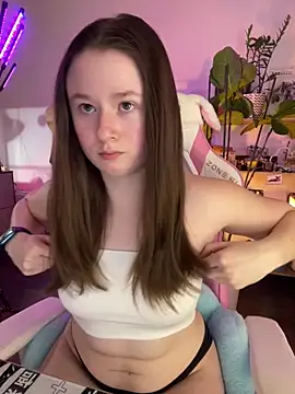 Snapshot of sweetest_pie chatting on February 17, 2026, 5:08 pm sweetest pie online show from February 17, 2026, 5:08 pm