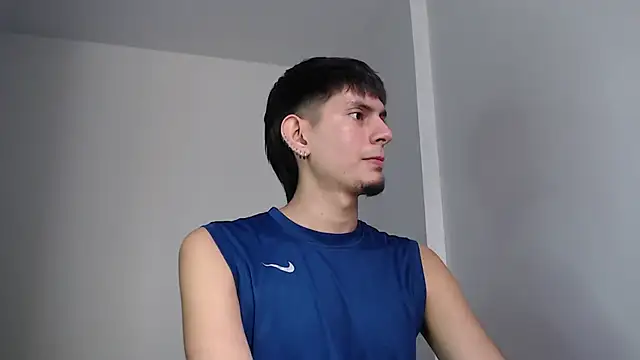 Snapshot of imdavo23 chatting on November 10, 2025, 5:01 pm imdavo23 online show from November 10, 2025, 5:01 pm