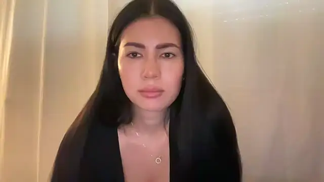 clairewntr online show from March 16, 2026, 11:14 am