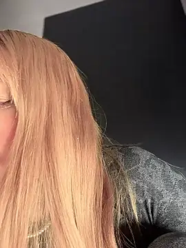 Snapshot of _Danna chatting on January 9, 2026, 11:02 am Danna online show from January 9, 2026, 11:02 am