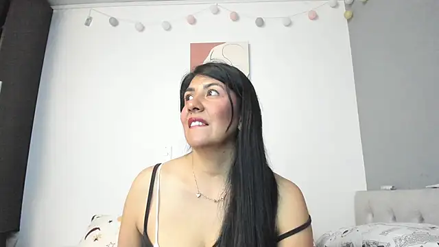 Snapshot of aisha_latina chatting on January 15, 2025, 4:54 pm aisha latina online show from January 15, 2025, 4:54 pm