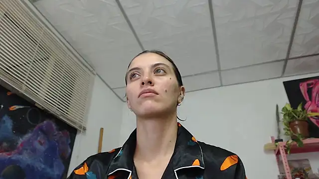 mariecam420 online show from June 7, 2026, 3:27 pm