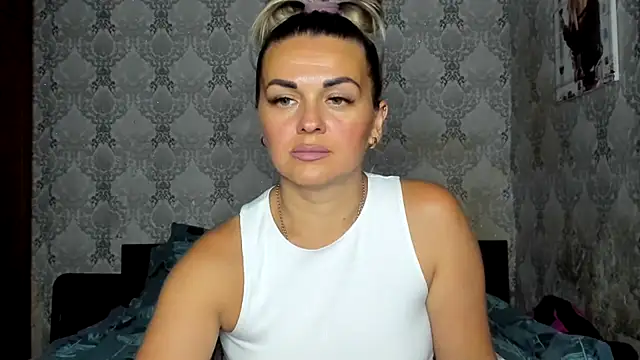 NicoletMoore online show from July 22, 2026, 7:27 pm