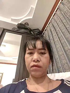 Snapshot of Little_suzy5 chatting on November 12, 2025, 7:13 pm Little suzy5 online show from November 12, 2025, 7:13 pm