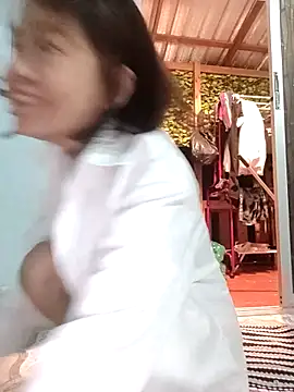 Snapshot of Little_suzy5 chatting on November 29, 2025, 9:18 pm Little suzy5 online show from November 29, 2025, 9:18 pm