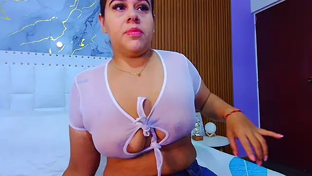 Snapshot of IrresistibleMilf chatting on January 27, 2025, 12:05 pm IrresistibleMilf online show from January 27, 2025, 12:05 pm