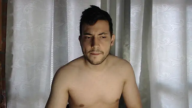 Armando 2002 online show from March 18, 2025, 4:37 pm