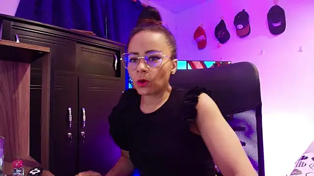 MistressSlut1 online show from December 20, 2025, 11:50 am