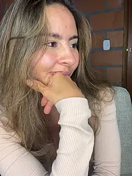 Snapshot of RouseColins chatting on February 14, 2025, 1:34 am RouseColins online show from February 14, 2025, 1:34 am