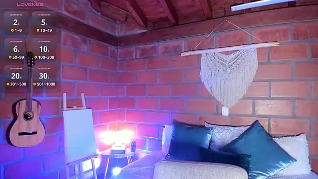 Snapshot of RouseColins chatting on November 7, 2025, 10:21 pm RouseColins online show from November 7, 2025, 10:21 pm