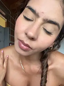 Snapshot of RouseColins chatting on December 18, 2025, 10:05 pm RouseColins online show from December 18, 2025, 10:05 pm