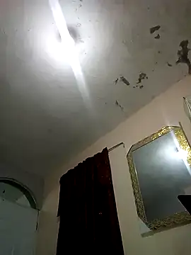 estrellasquirt online show from March 1, 2025, 12:50 am