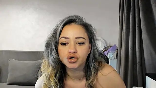 Claire95  online show from February 20, 2025, 6:17 am