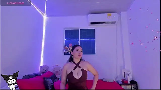 Snapshot of MollyG18 chatting on February 27, 2025, 2:42 am MollyG18 online show from February 27, 2025, 2:42 am