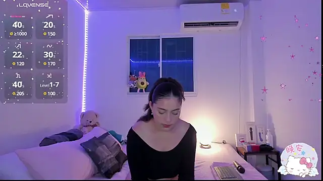 Snapshot of MollyG18 chatting on March 12, 2025, 1:03 am MollyG18 online show from March 12, 2025, 1:03 am