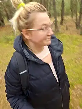 Snapshot of Marushka chatting on October 24, 2025, 8:11 am Marushka online show from October 24, 2025, 8:11 am