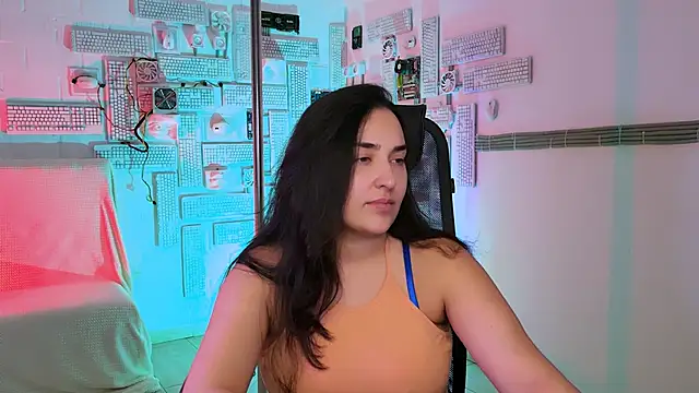 CeceliaJohnson online show from November 28, 2025, 8:39 am