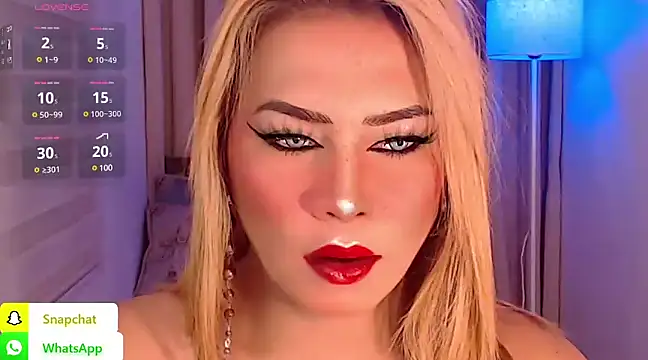 Snapshot of QUEEN_GIAMOORE69 chatting on January 3, 2025, 6:14 pm QUEEN GIAMOORE69 online show from January 3, 2025, 6:14 pm