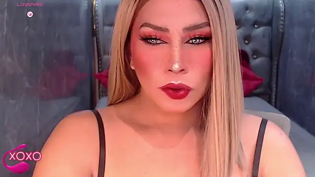 Snapshot of QUEEN_GIAMOORE69 chatting on September 28, 2025, 6:57 pm QUEEN GIAMOORE69 online show from September 28, 2025, 6:57 pm