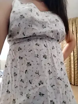 baby sweet girl  online show from November 9, 2025, 8:40 pm