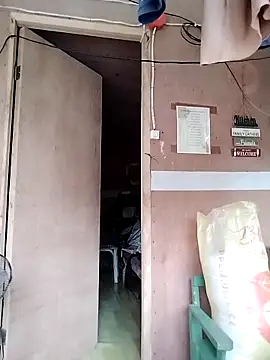 Snapshot of lickmepussy21 chatting on December 18, 2025, 10:05 pm lickmepussy21 online show from December 18, 2025, 10:05 pm