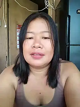 Snapshot of lickmepussy21 chatting on February 17, 2026, 12:18 am lickmepussy21 online show from February 17, 2026, 12:18 am