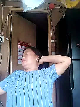 Snapshot of lickmepussy21 chatting on February 24, 2026, 4:43 am lickmepussy21 online show from February 24, 2026, 4:43 am